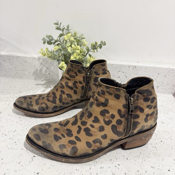 Women’s Liberty Black Women's Distressed Chita Miel Bootie Cheetah Leopard 9.5 - Picture 2 of 7